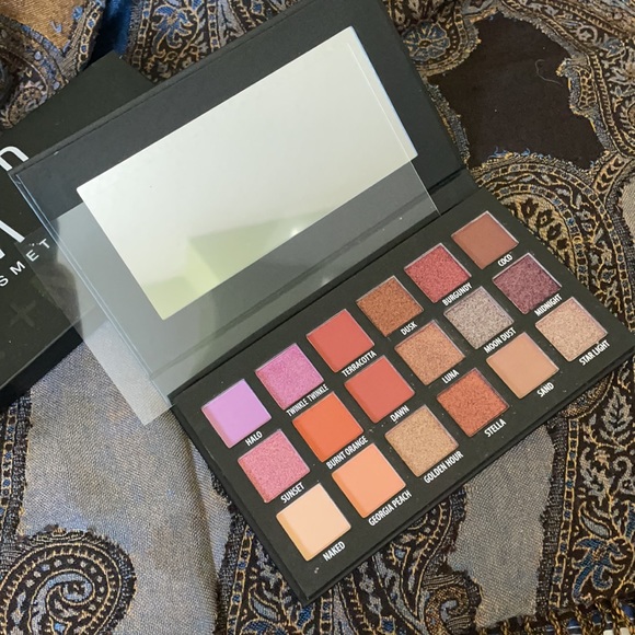 Kab Cosmetics Day+Night Pallete - Picture 5 of 5